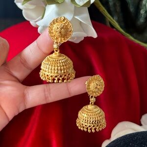 Beautiful golden jhumke (earrings)